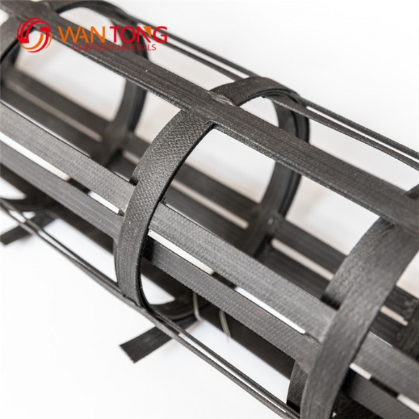 Steel plastic grating