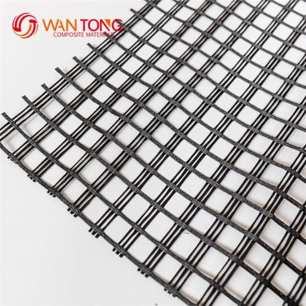 Warp knitted polyester geogrid